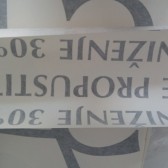 puna folija sa rezanim slovima