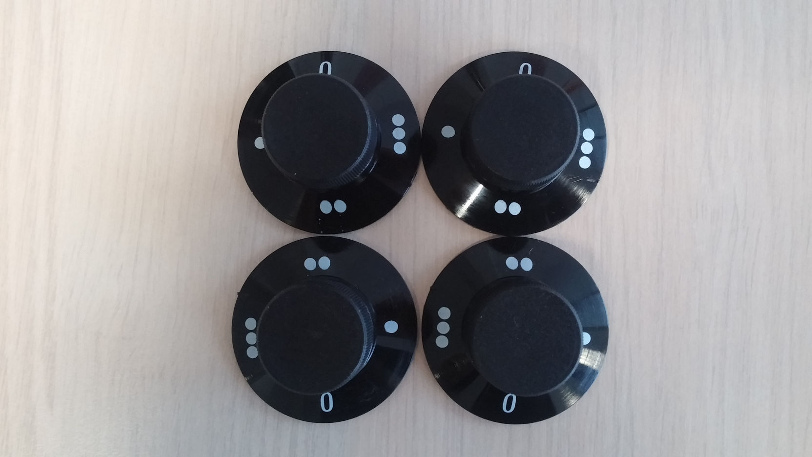 Read more about the article Tisak na gumbe – tampon tisak