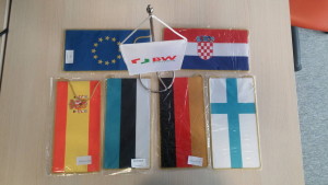 Read more about the article Izrada stolnih zastavica