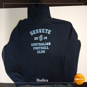 Read more about the article Tisak na majicu dugih rukava s kapuljačom