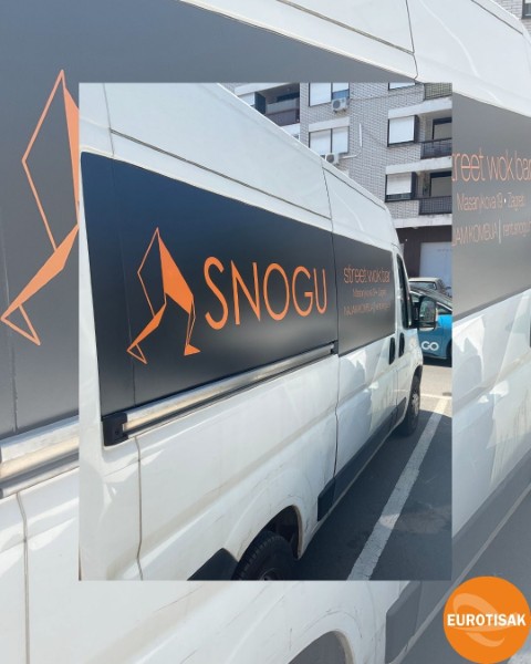 You are currently viewing Kako biste vi oslikali svoje poslovno vozilo – diskretno s logotipom i kontaktom ili upečatljivim dizajnom preko većeg dijela vozila?