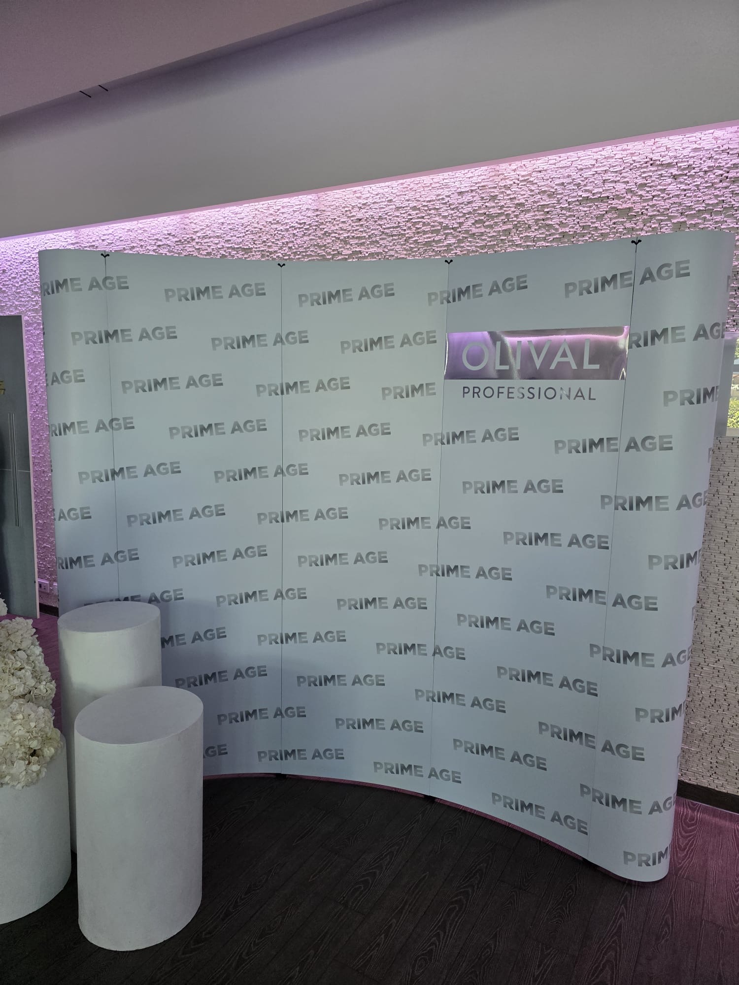 You are currently viewing Pop-up wall – profesionalna pozadina za vaš brend